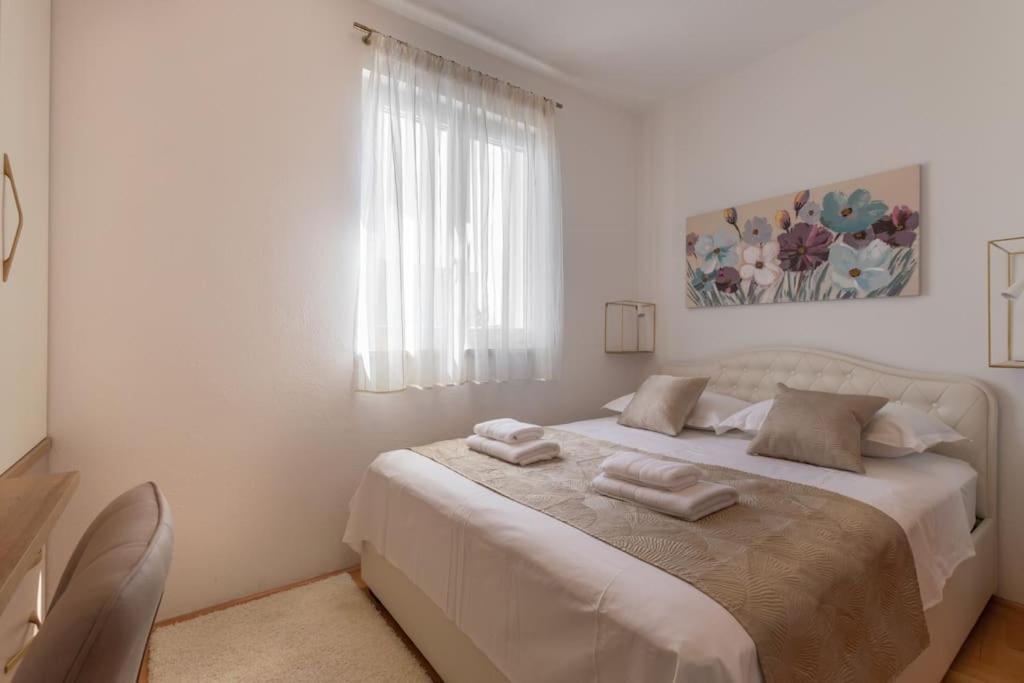 Sea View- Spacious Apartment With Shared Pool Split Extérieur photo